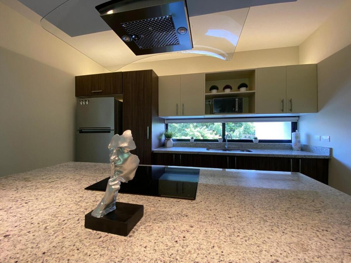 Seaview Roof Pool, Gym Onsite, 4 Blocks To 5th Ave Apartamento