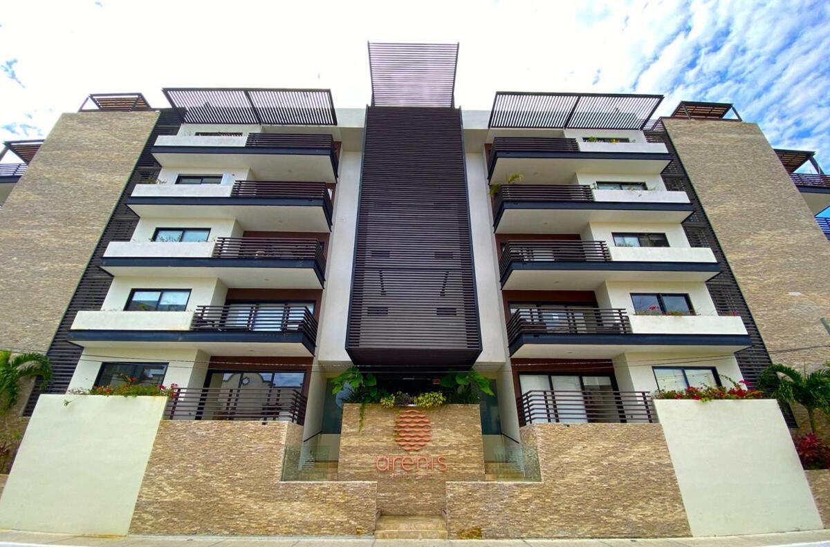 Seaview Roof Pool, Gym Onsite, 4 Blocks To 5th Ave